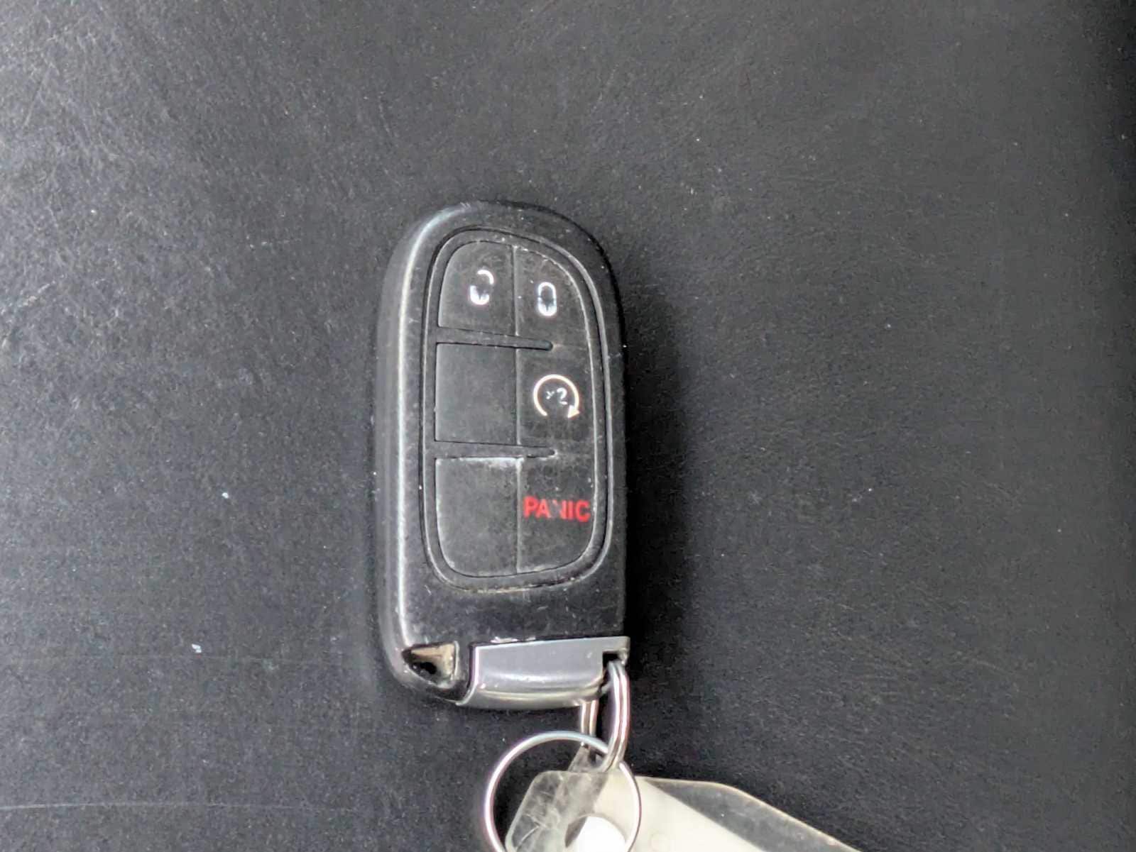 Thumbnail: 2016 Jeep Cherokee - 32