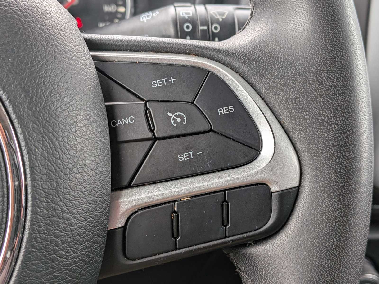 Thumbnail: 2020 Jeep Renegade - 23
