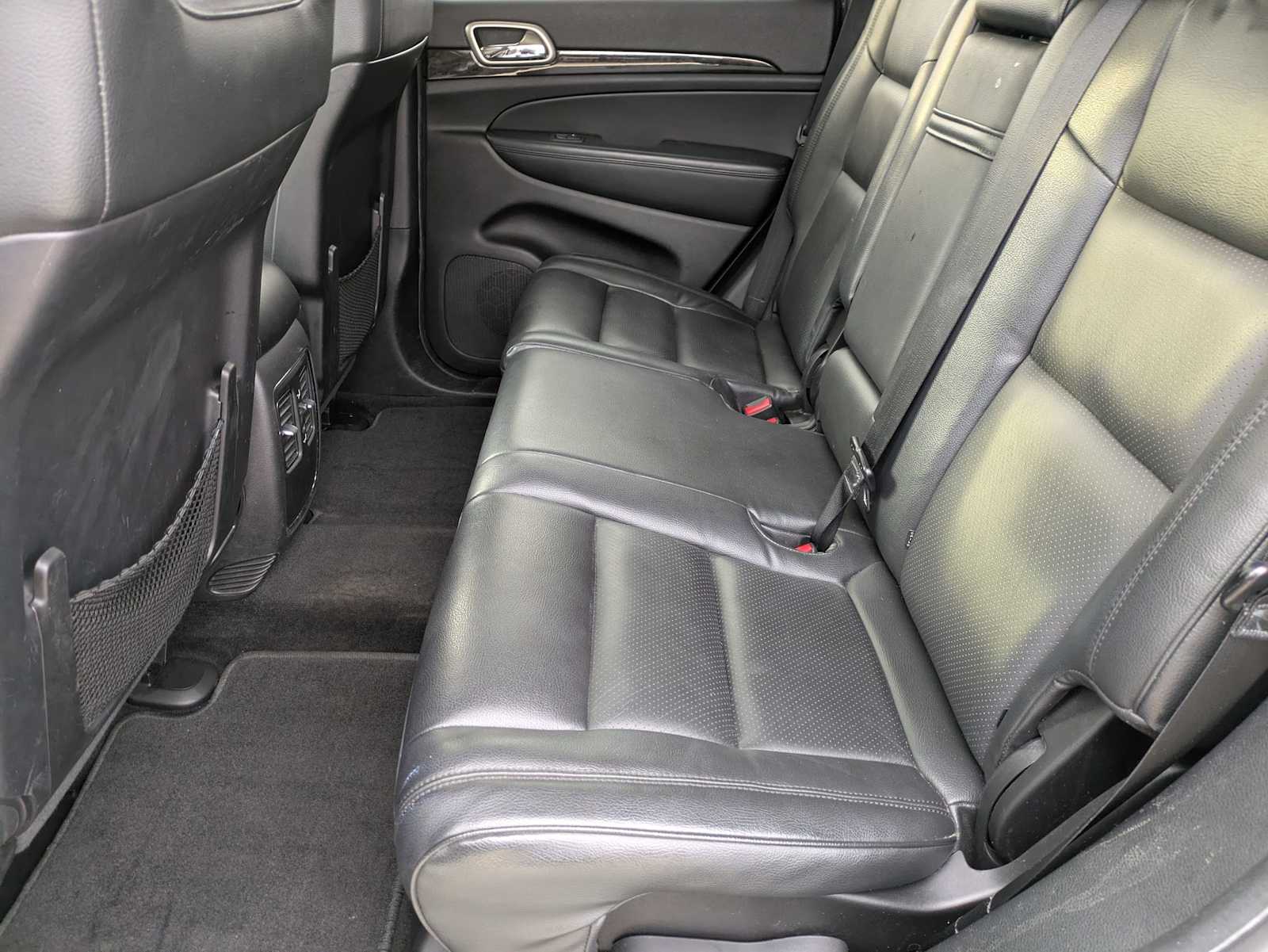 Thumbnail: 2012 Jeep Grand Cherokee - 19