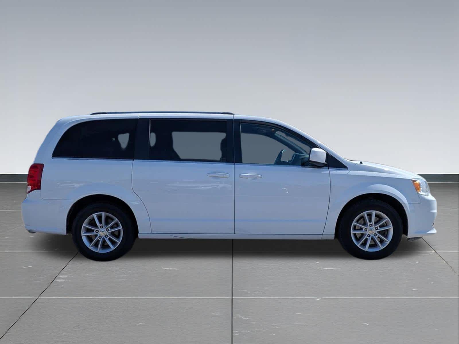 Thumbnail: 2019 Dodge Grand Caravan - 6