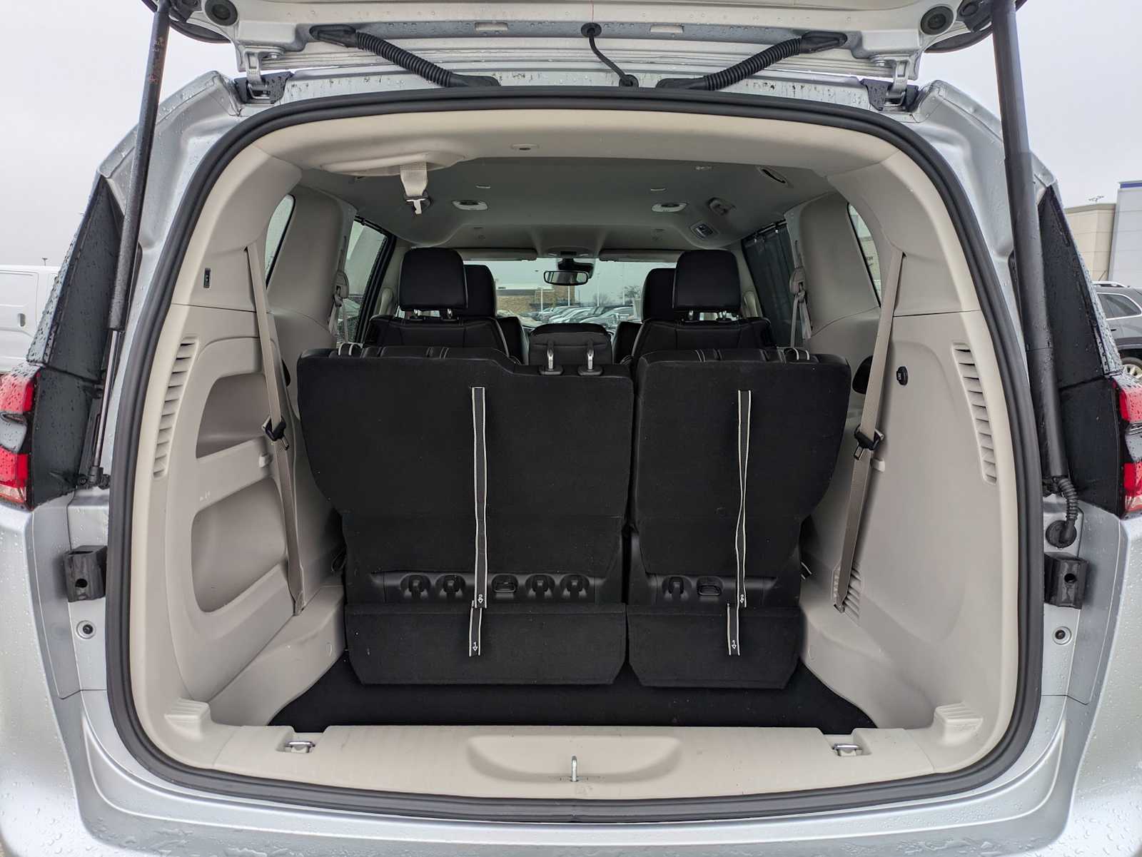 Thumbnail: 2023 Chrysler Pacifica - 31