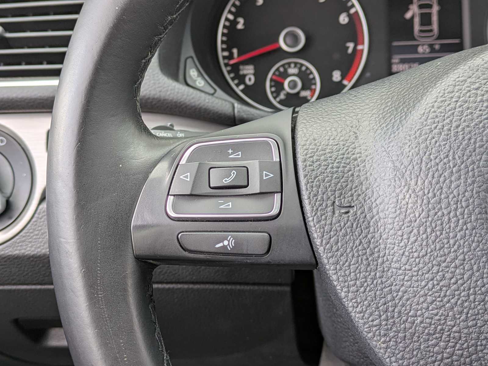 Thumbnail: 2014 Volkswagen Passat - 22