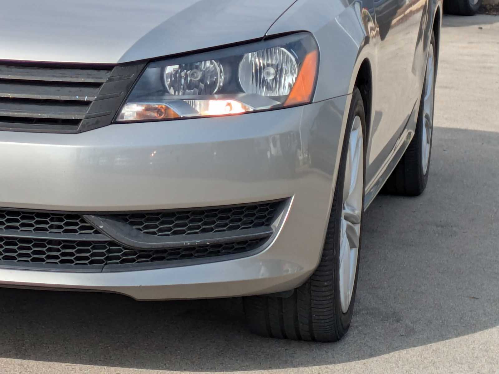 Thumbnail: 2014 Volkswagen Passat - 10