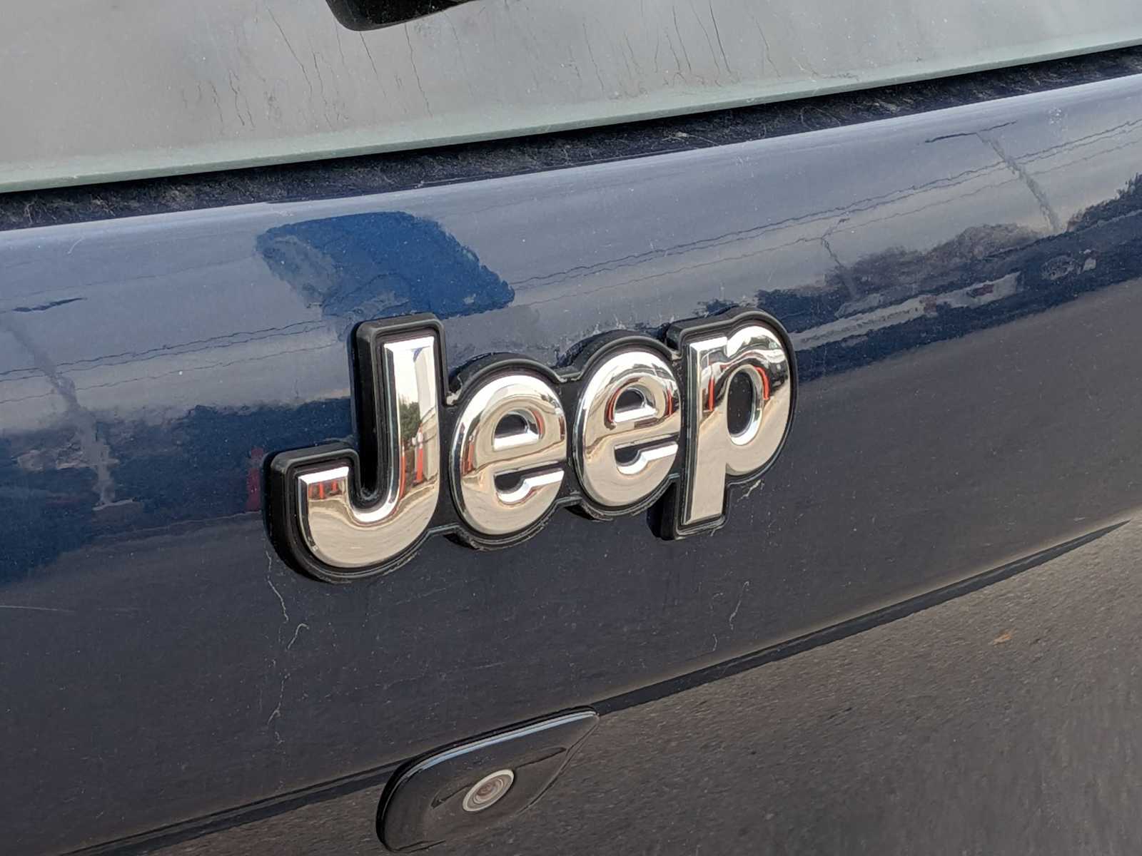 Thumbnail: 2018 Jeep Cherokee - 11