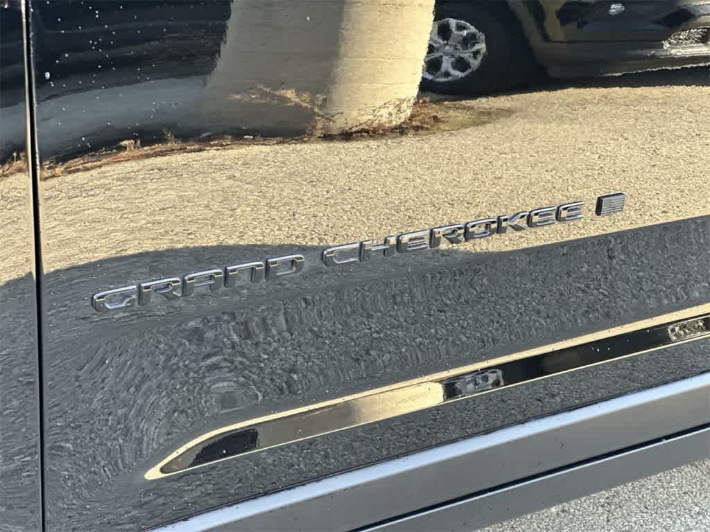 Thumbnail: 2025 Jeep Grand Cherokee - 10