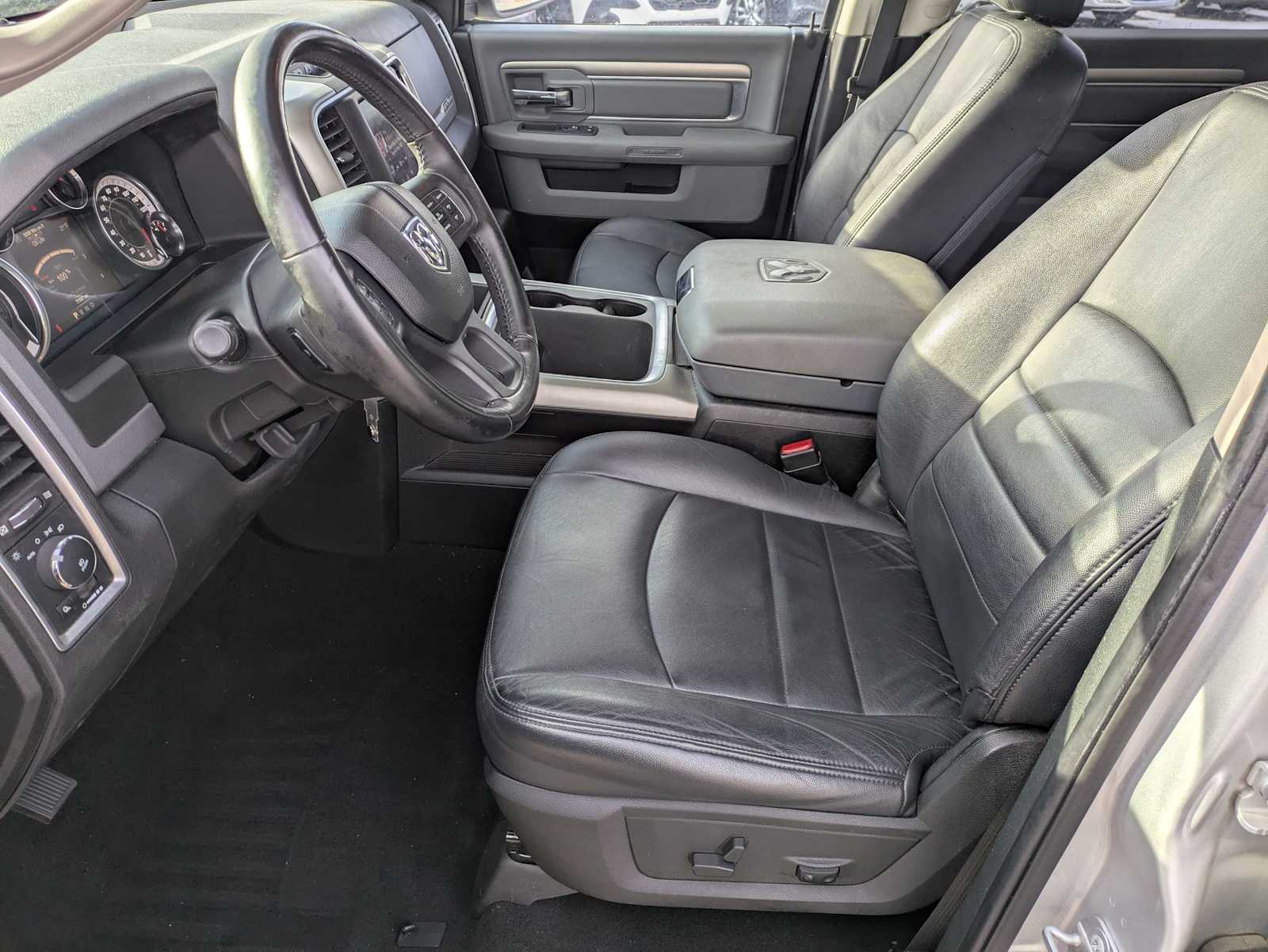 Thumbnail: 2019 RAM 1500 Classic - 15