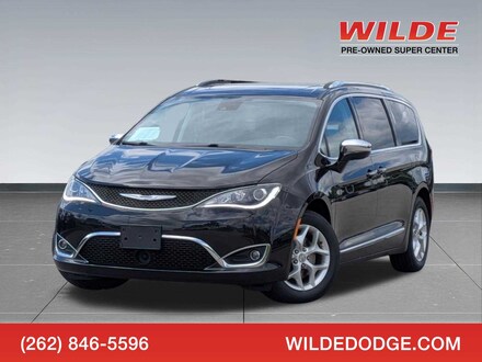 Shop Used 2018 Chrysler Pacifica Touring L Van For Sale Waukesha, Wisconsin
