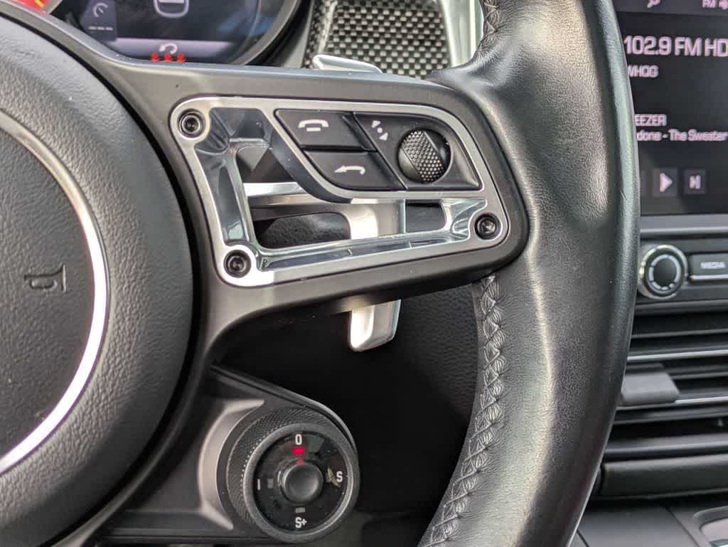 Thumbnail: 2021 Porsche Macan - 25