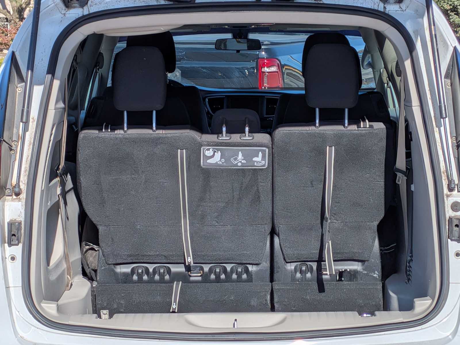 Thumbnail: 2018 Chrysler Pacifica - 29