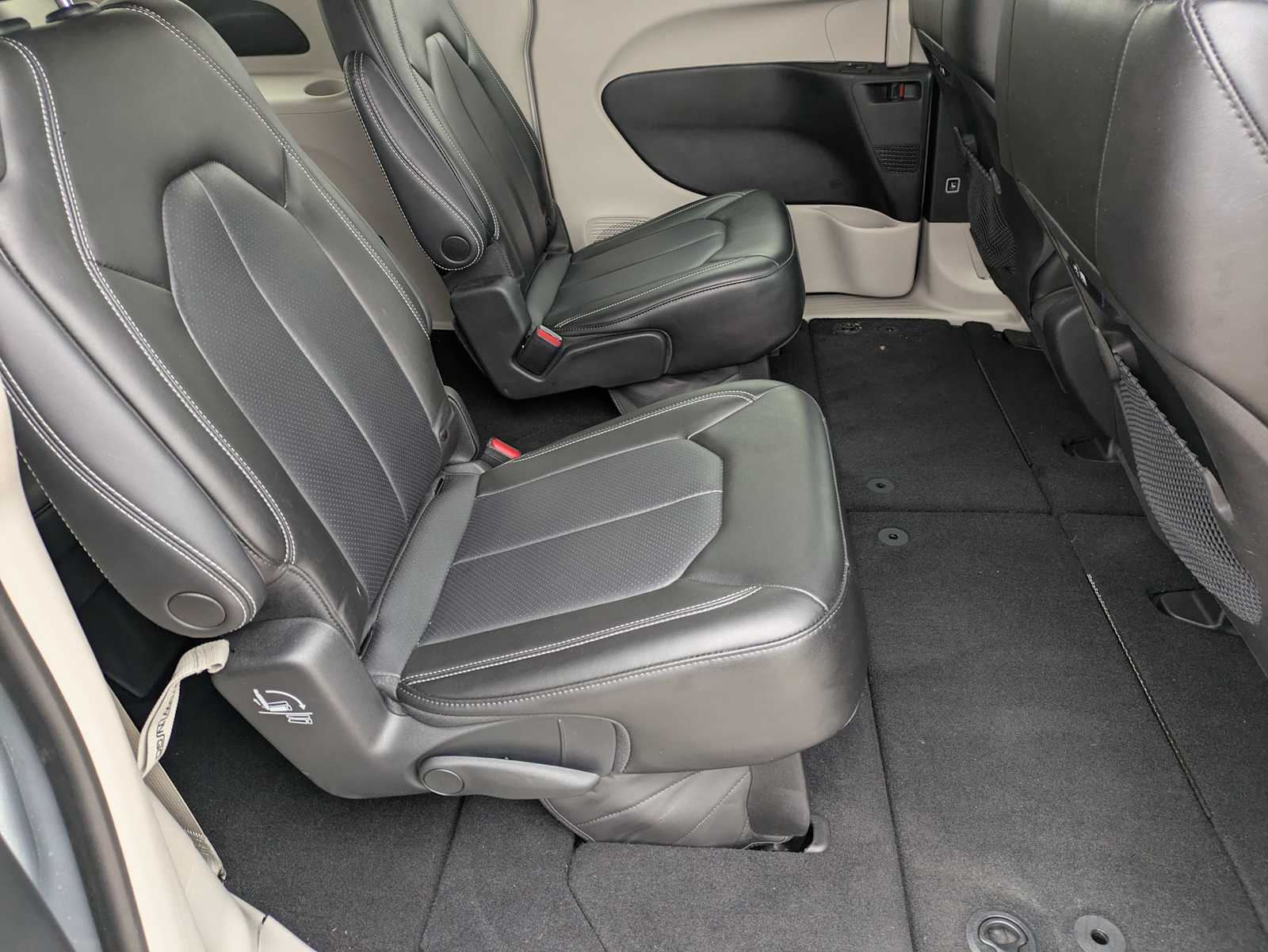 Thumbnail: 2023 Chrysler Pacifica - 19