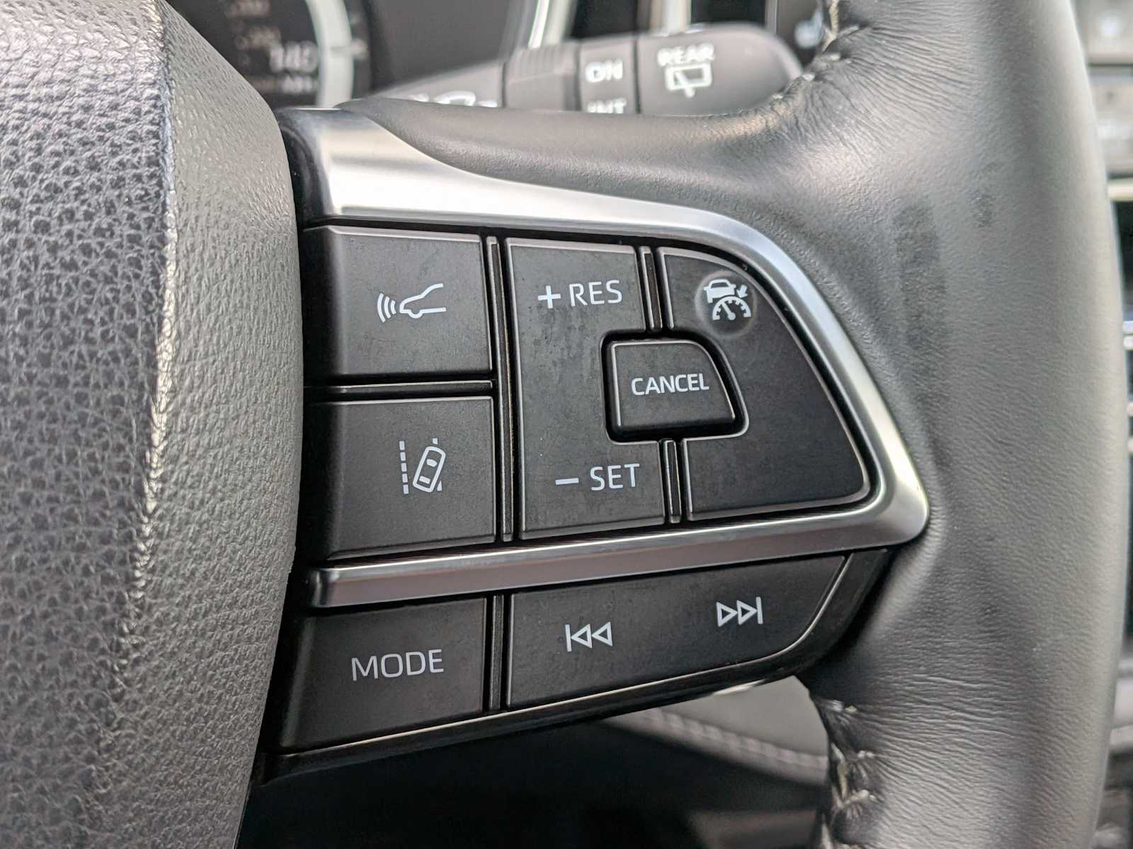 Thumbnail: 2021 Toyota Highlander - 24