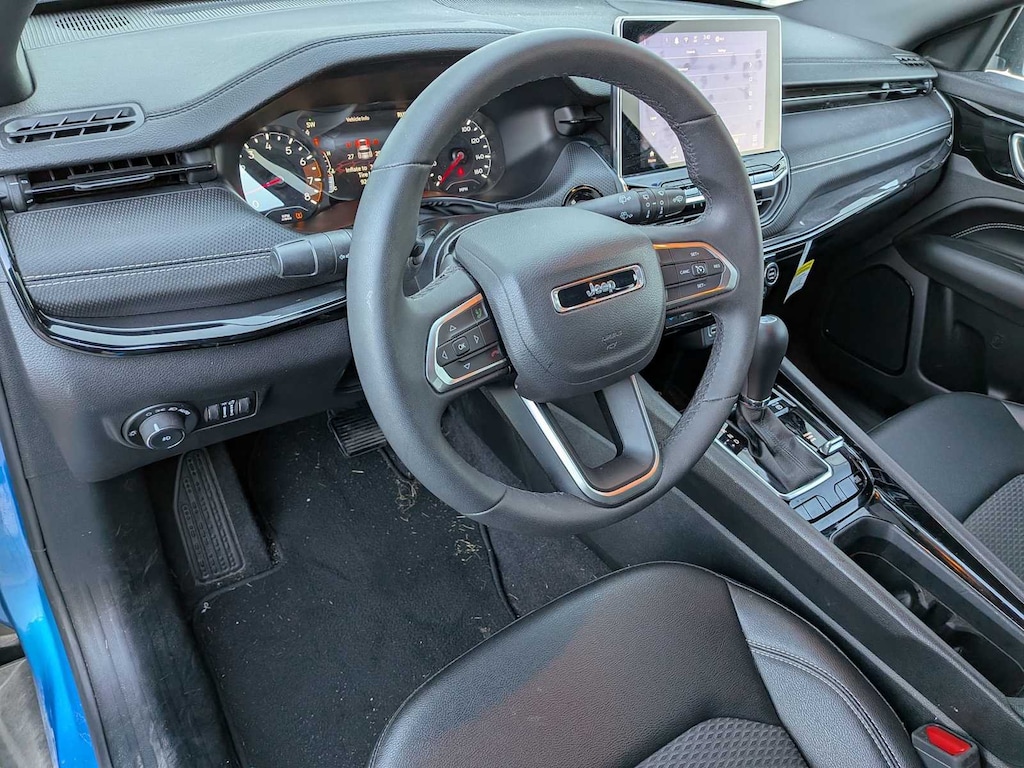 Used 2024 Jeep Compass Latitude SUV