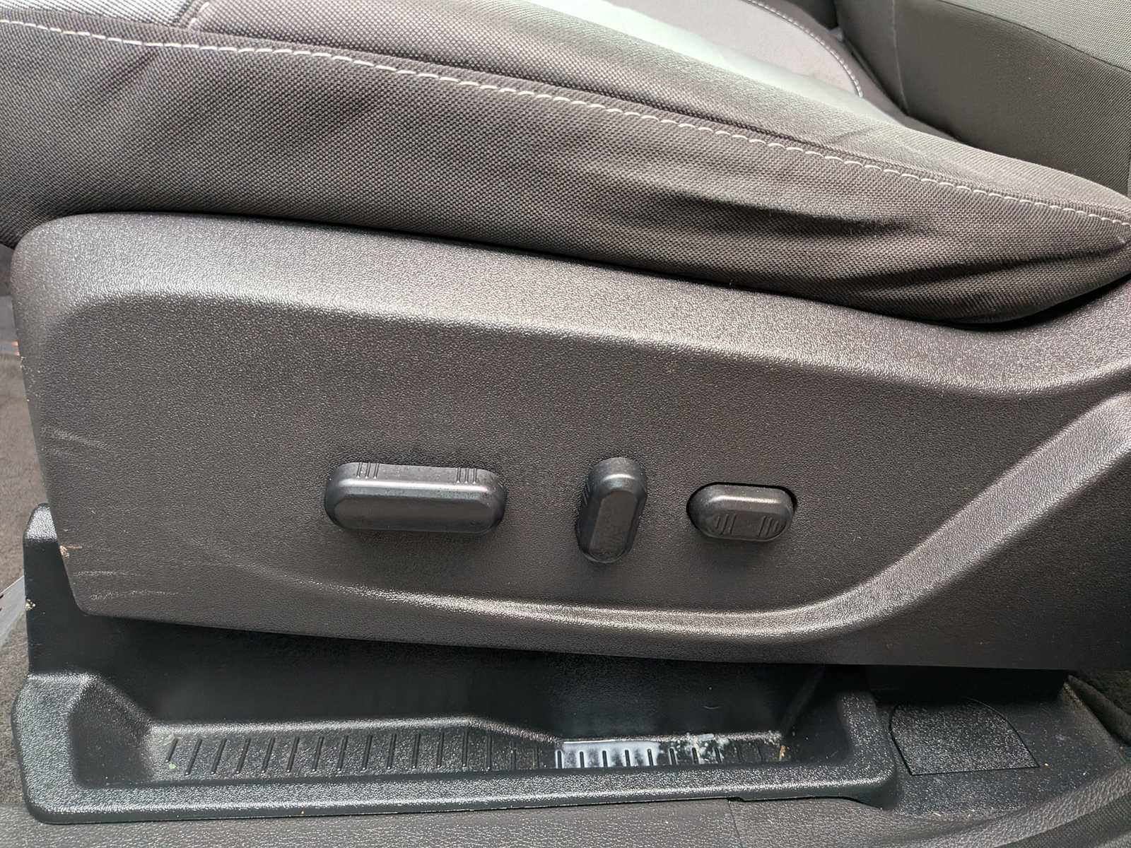 Thumbnail: 2015 Ford Escape - 13