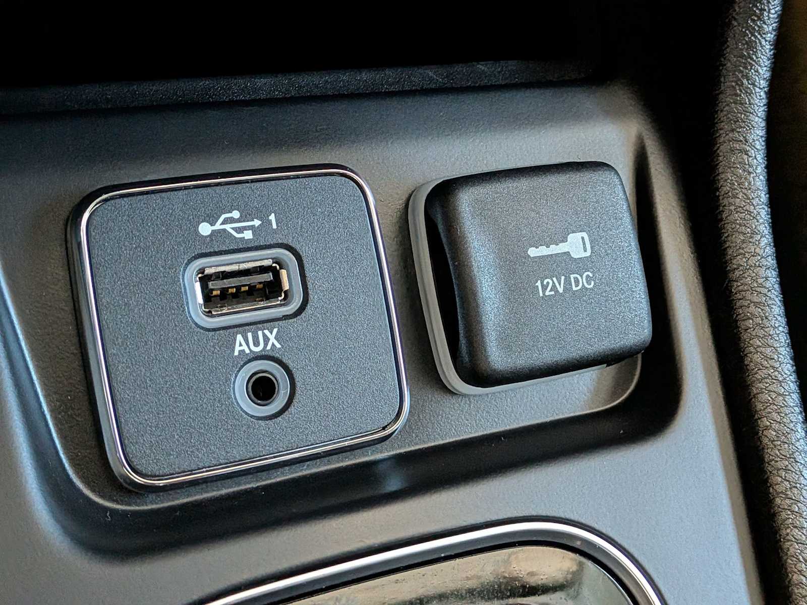 Thumbnail: 2020 Jeep Cherokee - 29