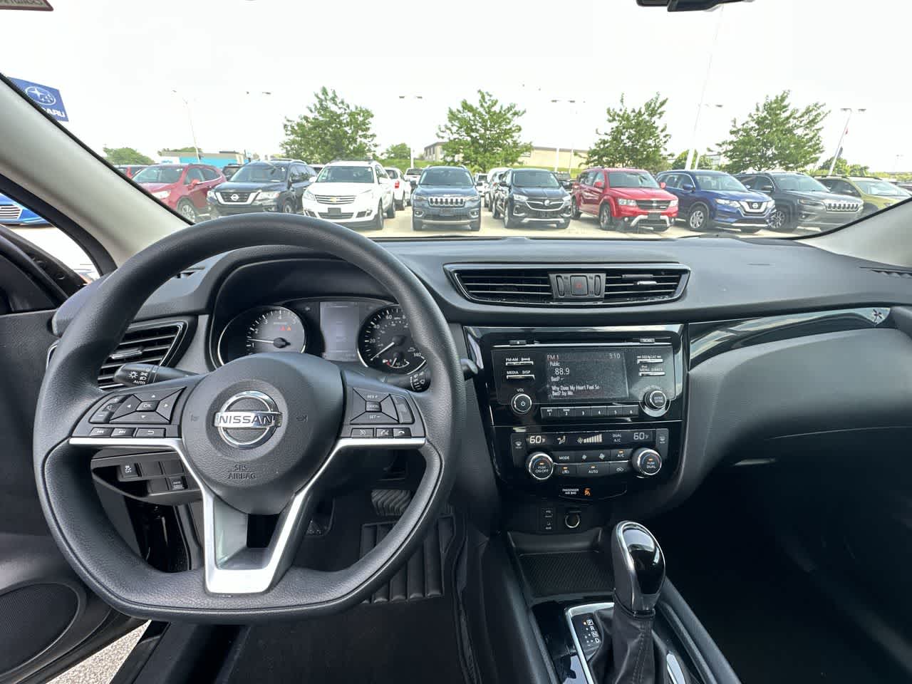 2017 Nissan Rogue Sport SV 21