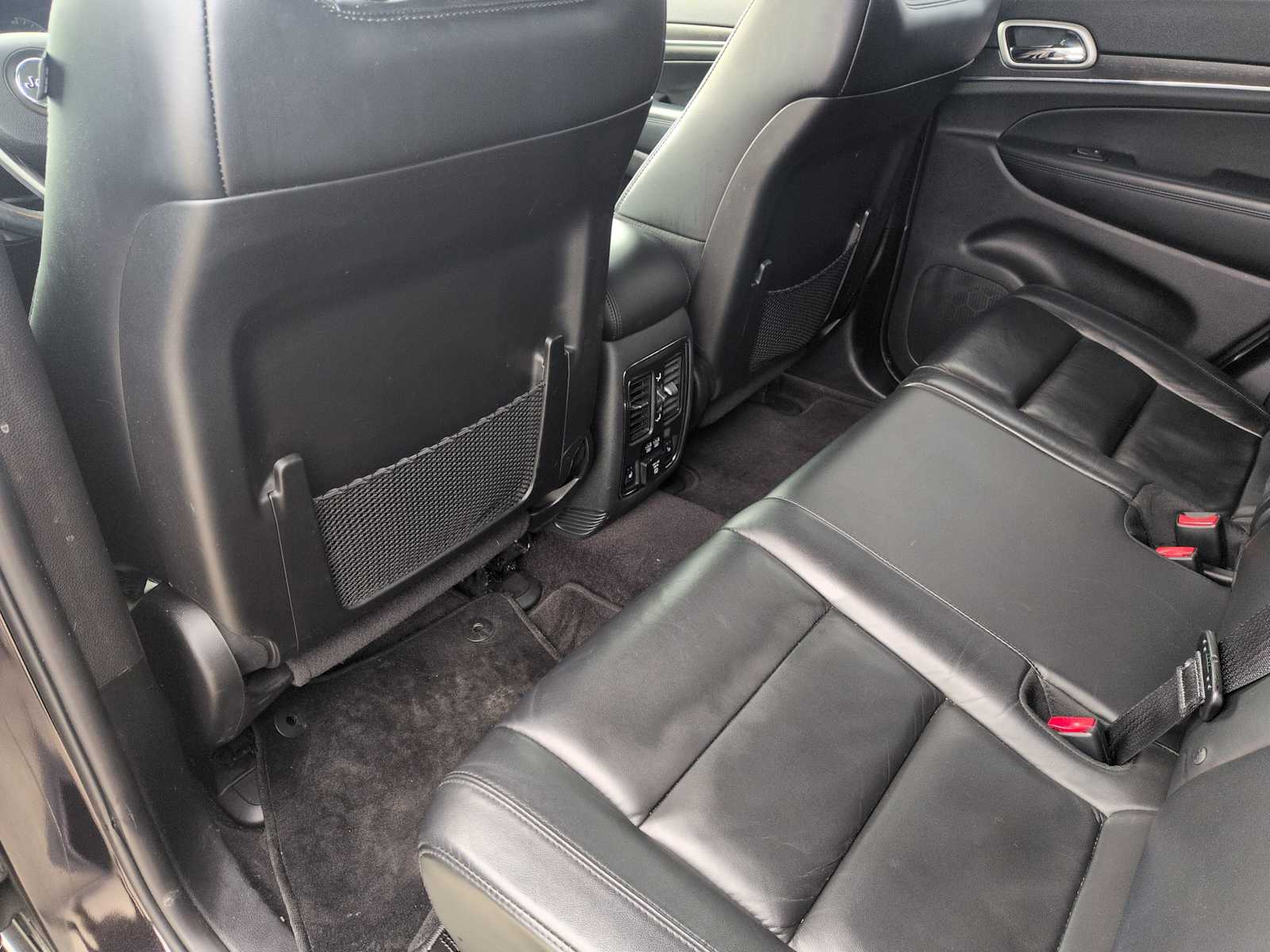 Thumbnail: 2018 Jeep Grand Cherokee - 16