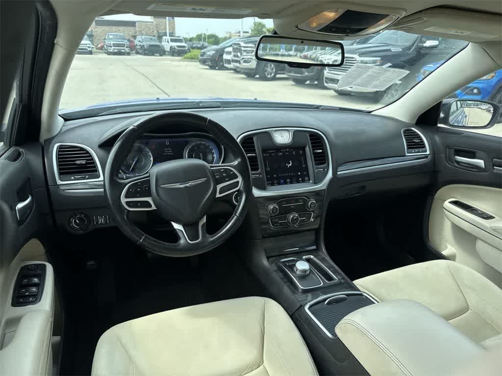 Thumbnail: 2018 Chrysler 300 - 14