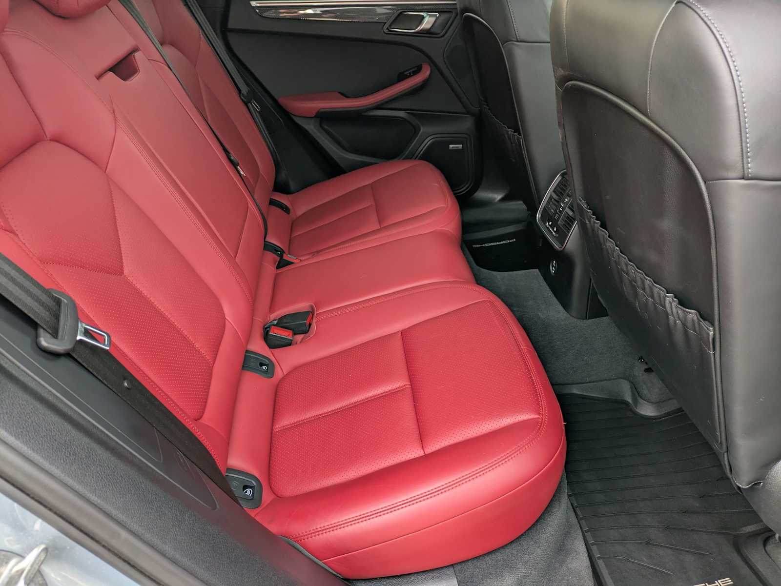 Thumbnail: 2021 Porsche Macan - 20