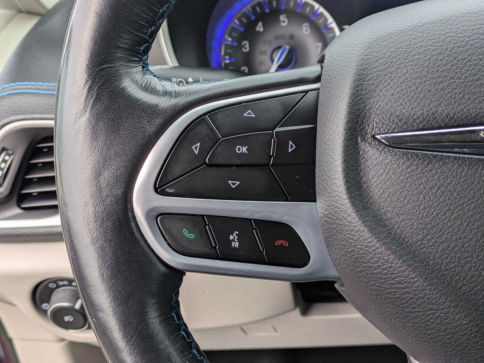 Thumbnail: 2021 Chrysler Pacifica - 22