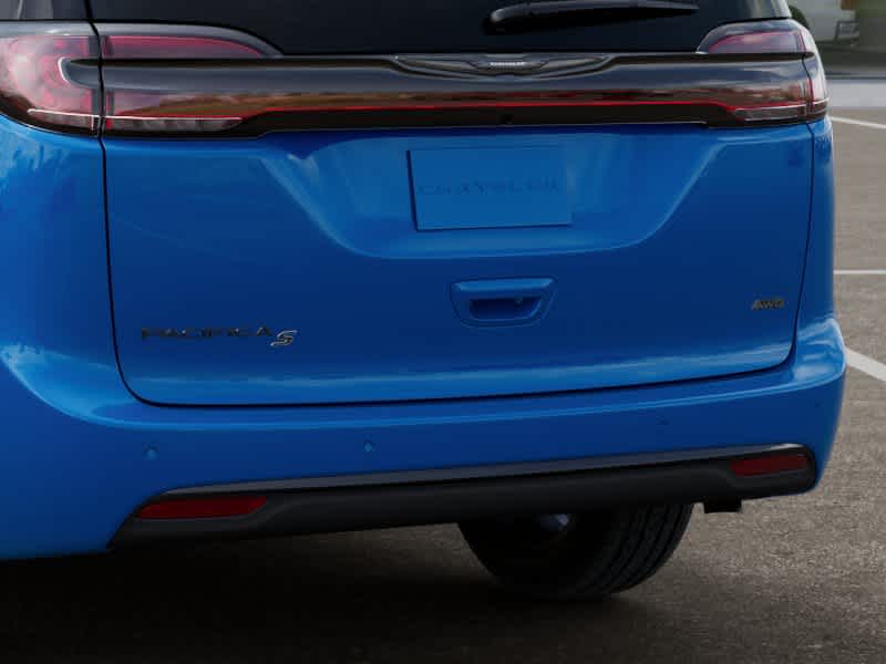 Thumbnail: 2026 Chrysler Pacifica - 13