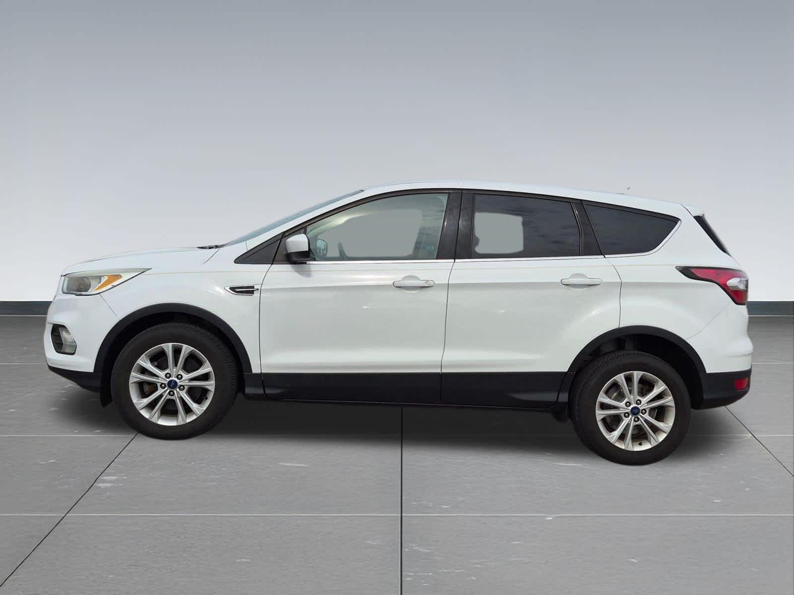Thumbnail: 2017 Ford Escape - 3