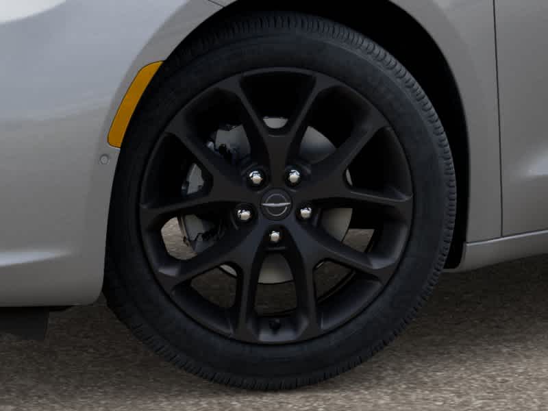 Thumbnail: 2026 Chrysler Pacifica - 8