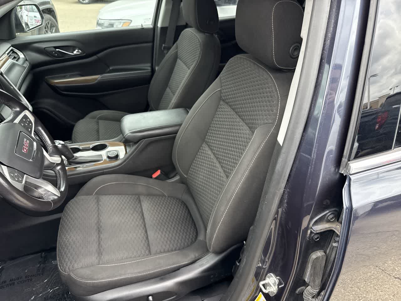 Thumbnail: 2018 GMC Acadia - 26