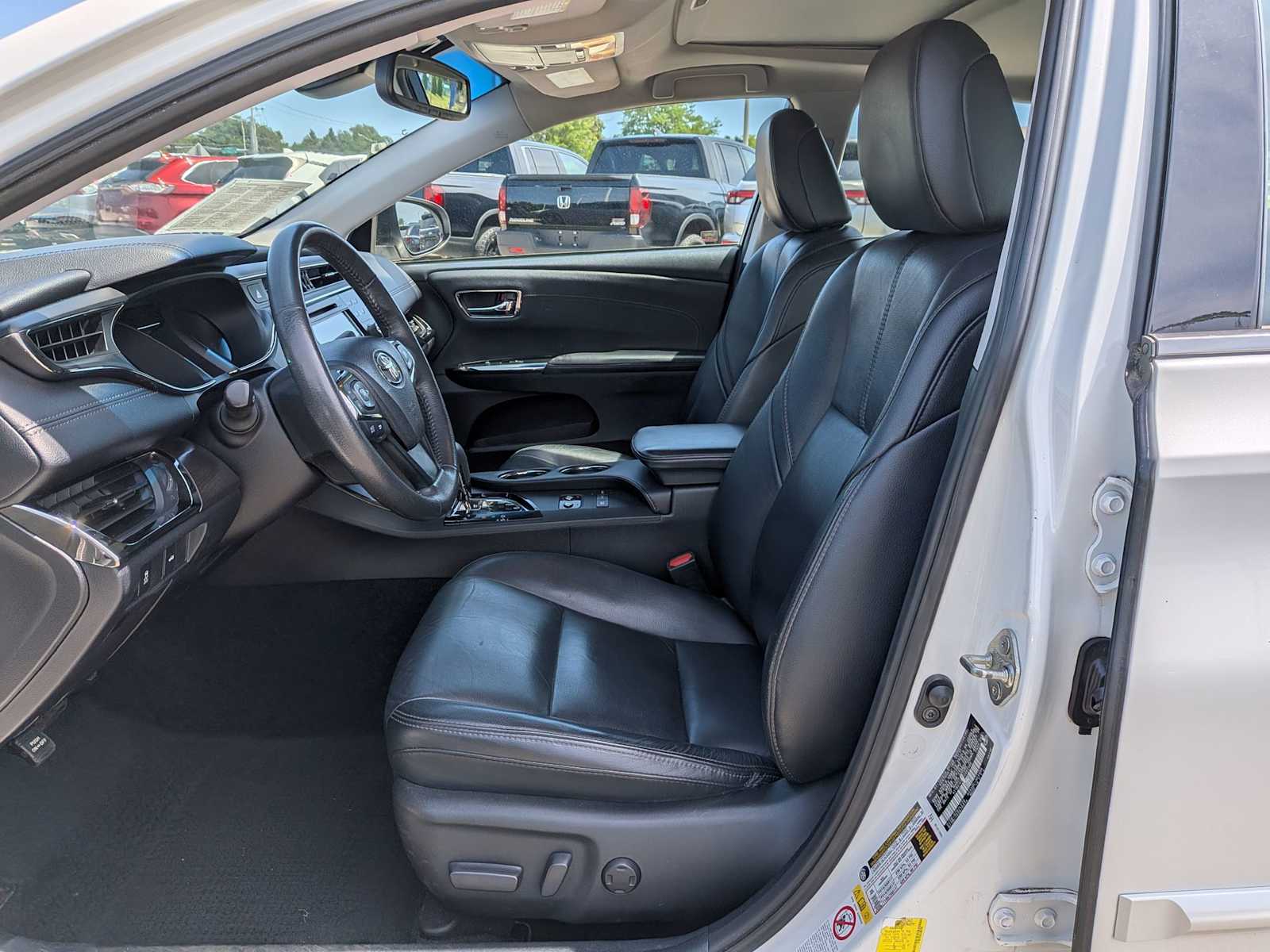Thumbnail: 2018 Toyota Avalon - 15