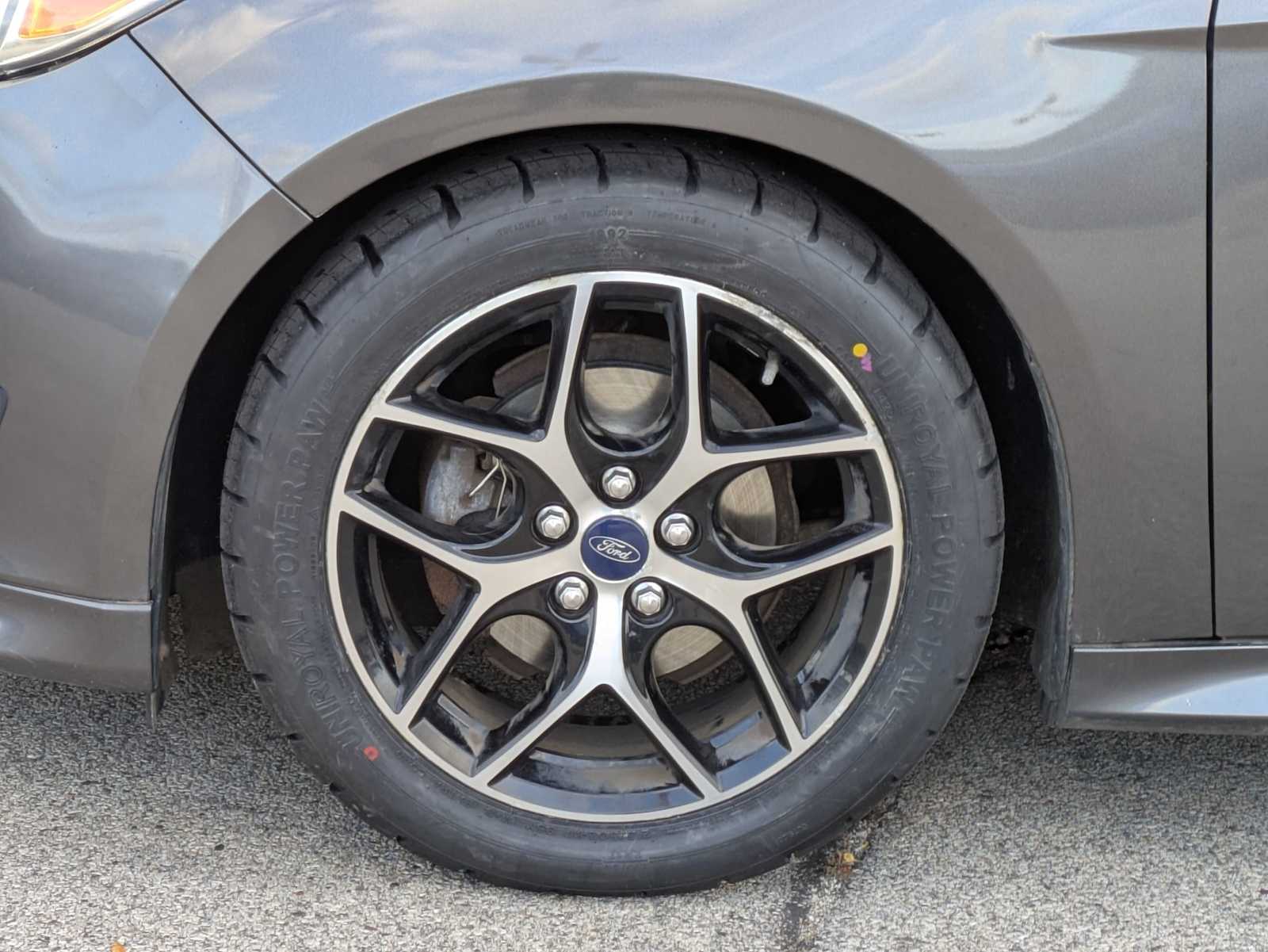 Thumbnail: 2015 Ford Focus - 13