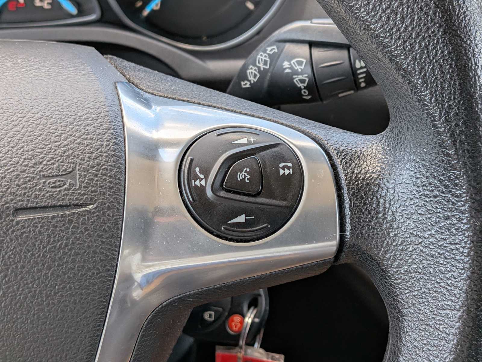 Thumbnail: 2015 Ford Escape - 21