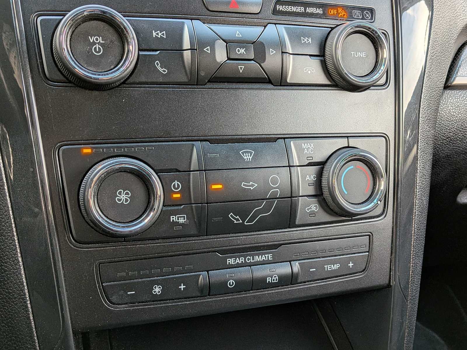 Thumbnail: 2019 Ford Explorer - 29