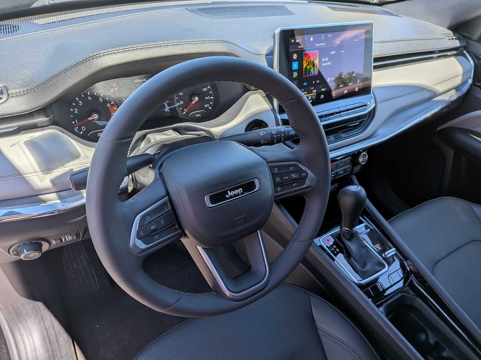 Thumbnail: 2023 Jeep Compass - 14