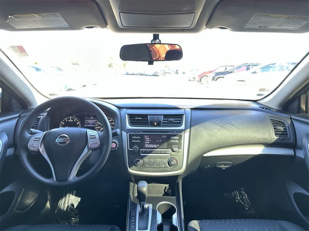 Thumbnail: 2016 Nissan Altima - 13