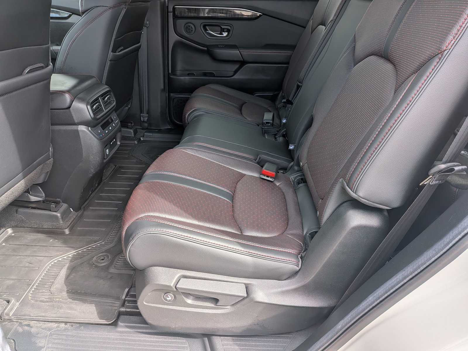 Thumbnail: 2025 Honda Pilot - 19