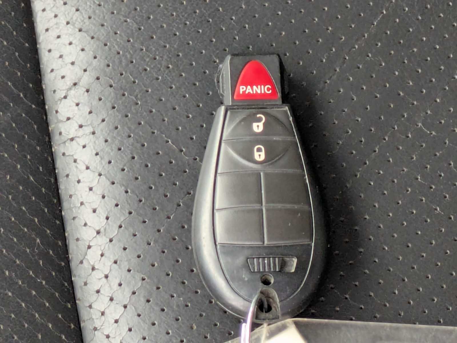 Thumbnail: 2012 Jeep Grand Cherokee - 32