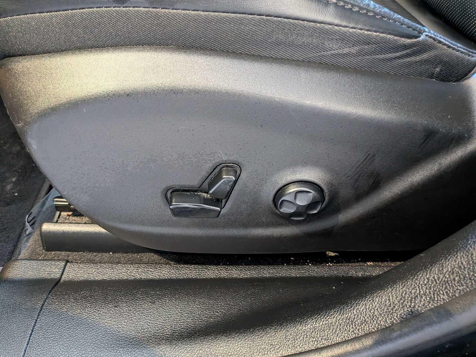 Thumbnail: 2020 Jeep Cherokee - 16