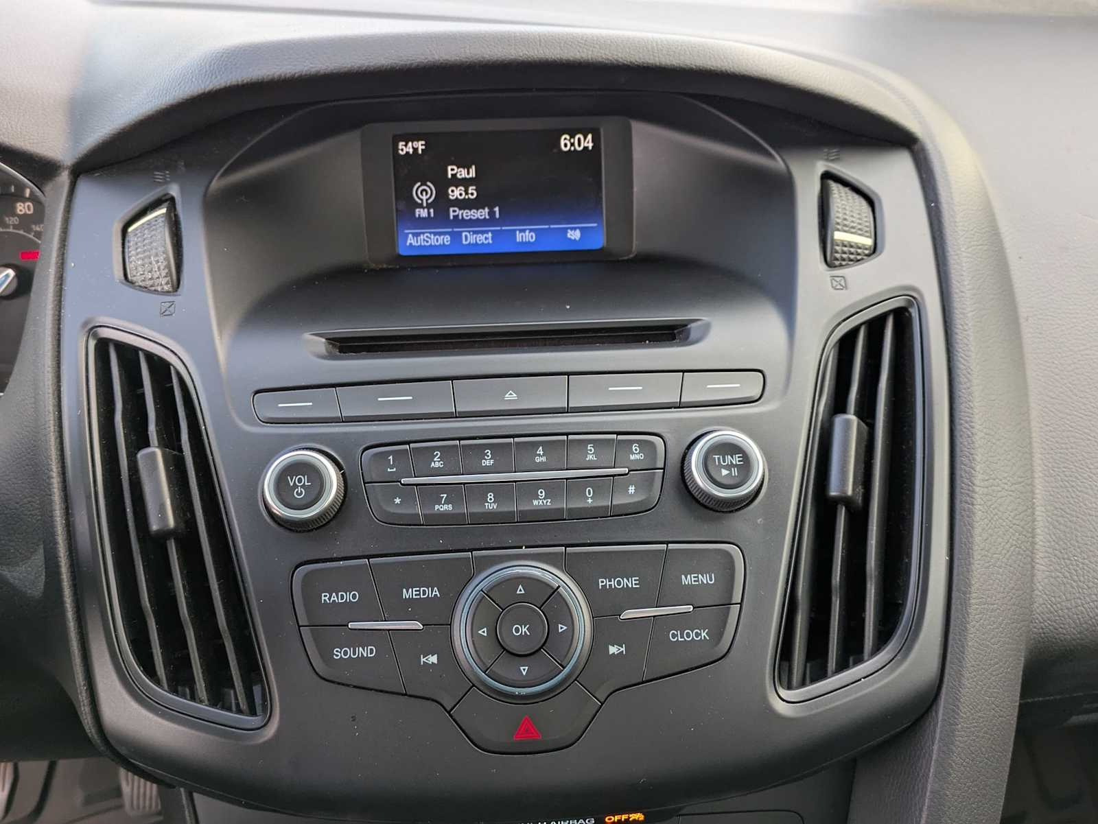 Thumbnail: 2015 Ford Focus - 25