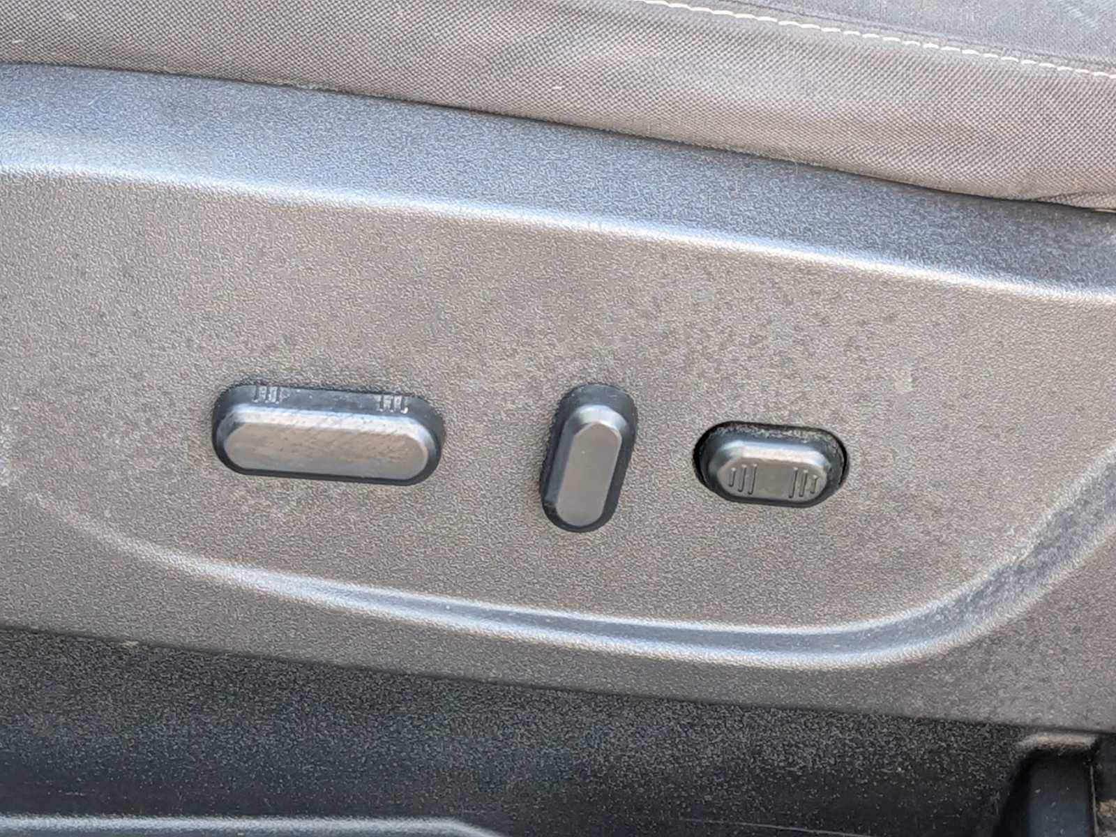Thumbnail: 2015 Ford Escape - 15