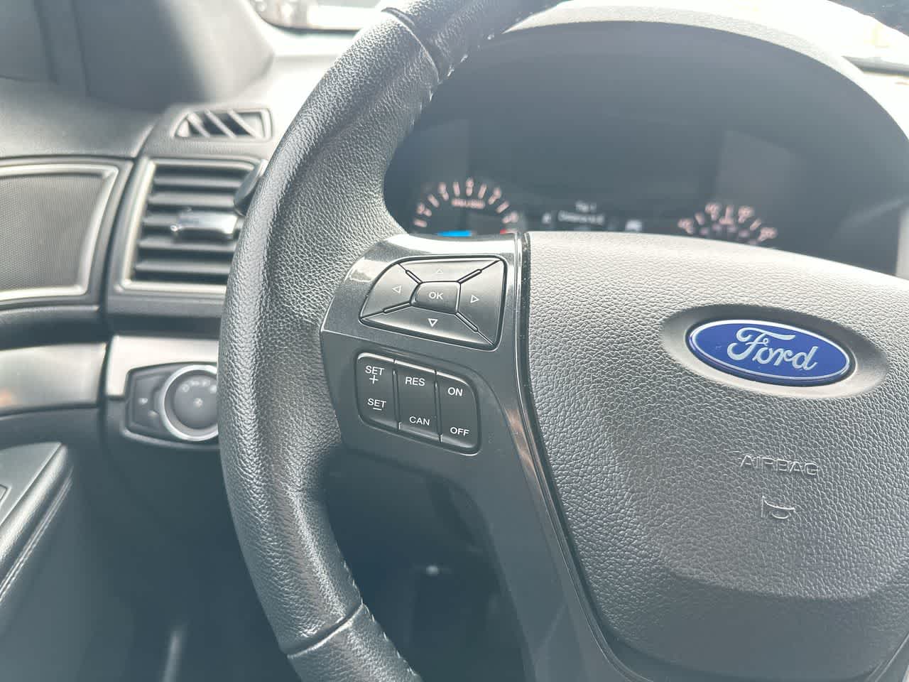 2018 Ford Explorer XLT 29