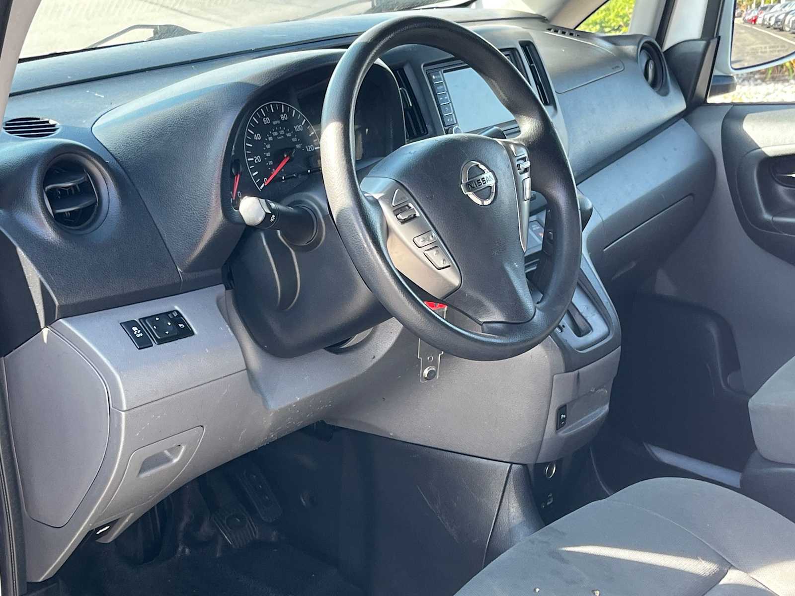 2021 Nissan NV200 SV photo 2