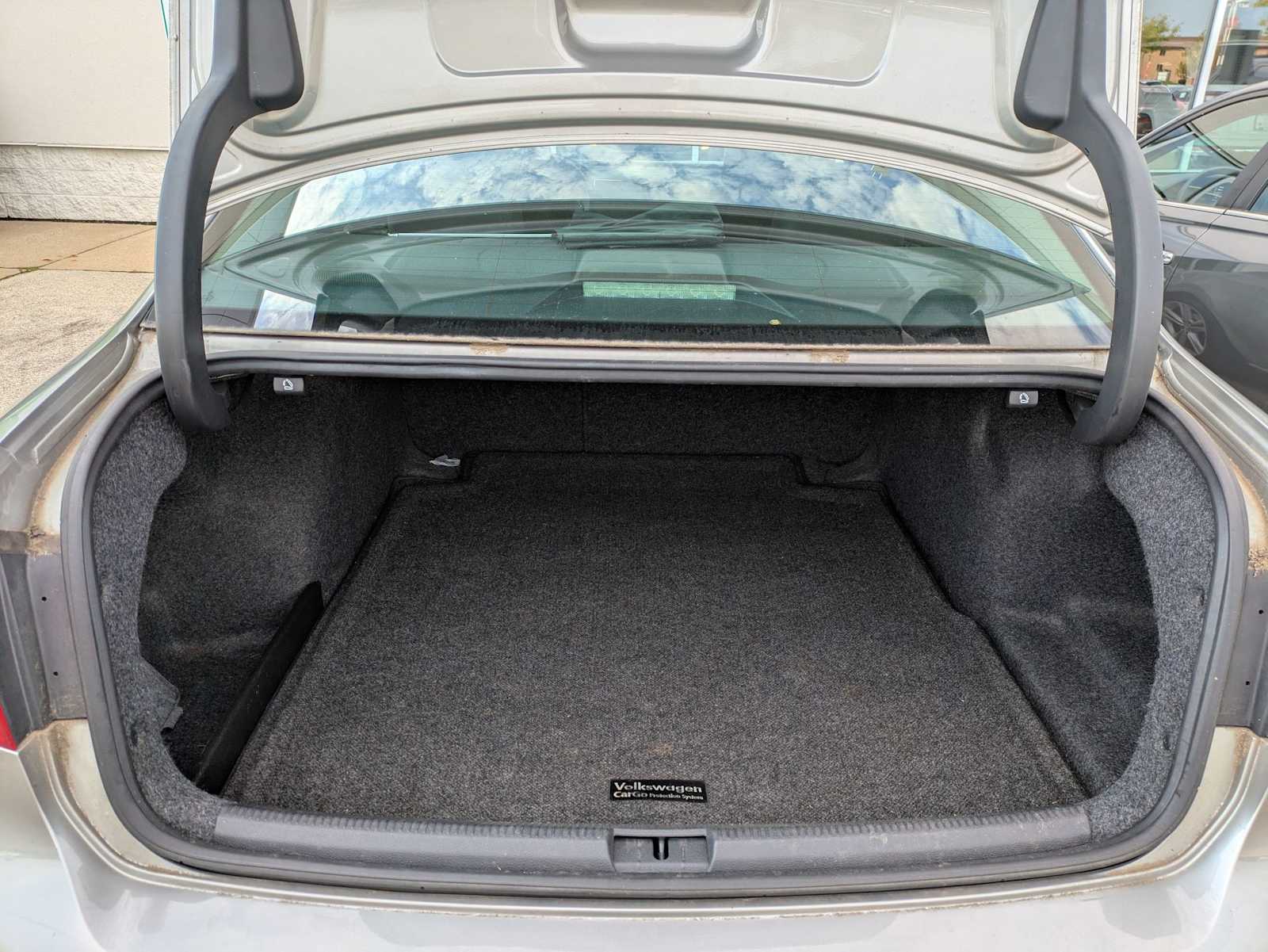 Thumbnail: 2014 Volkswagen Passat - 30