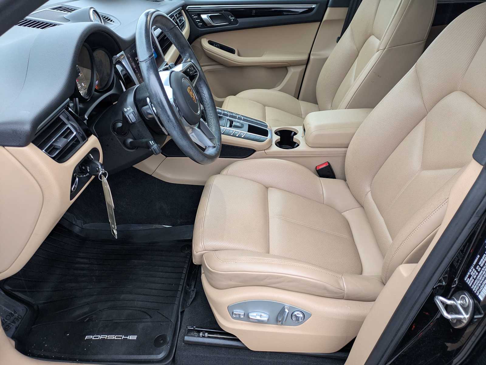 Thumbnail: 2021 Porsche Macan - 11