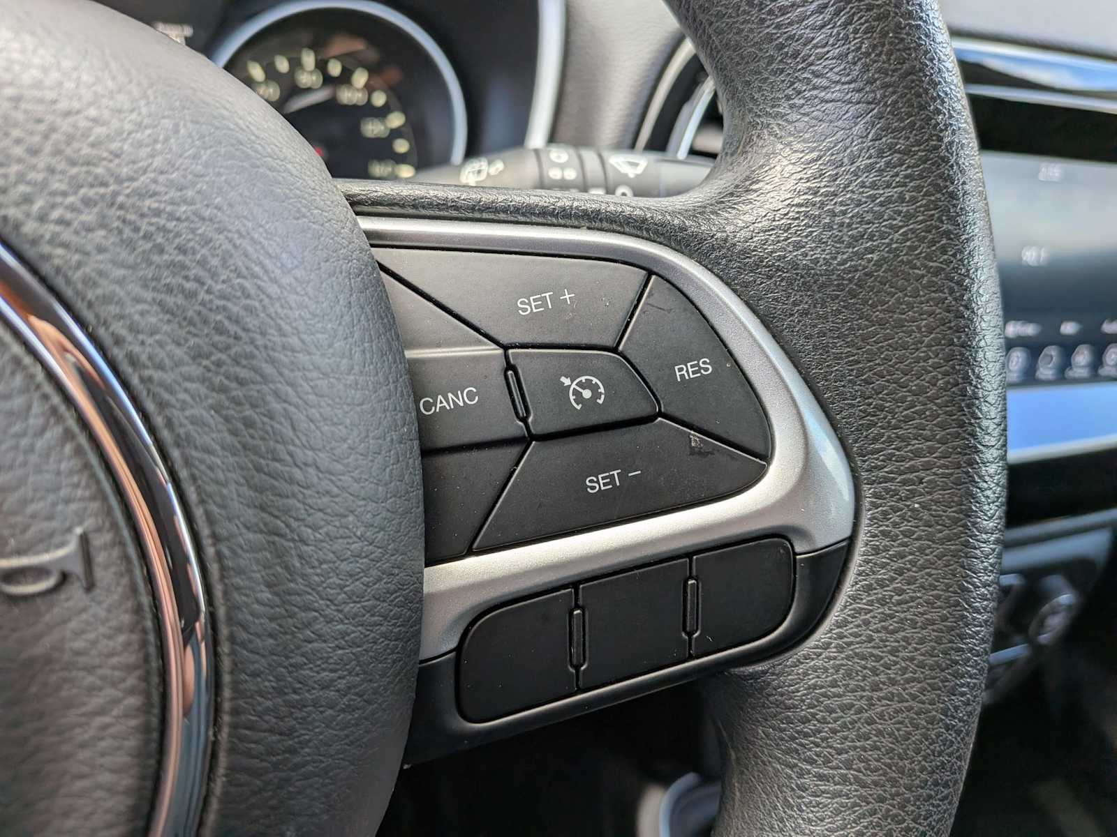 Thumbnail: 2018 Jeep Compass - 17