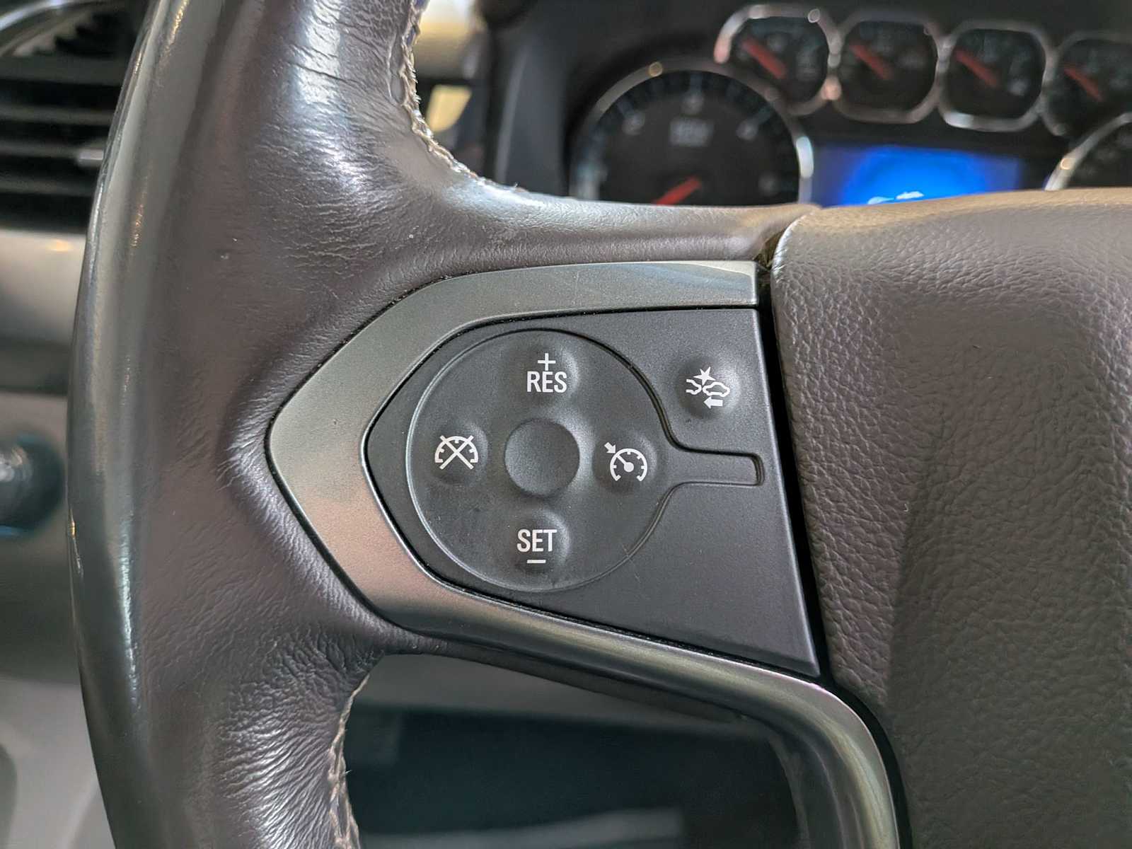 Thumbnail: 2018 Chevrolet Suburban - 22