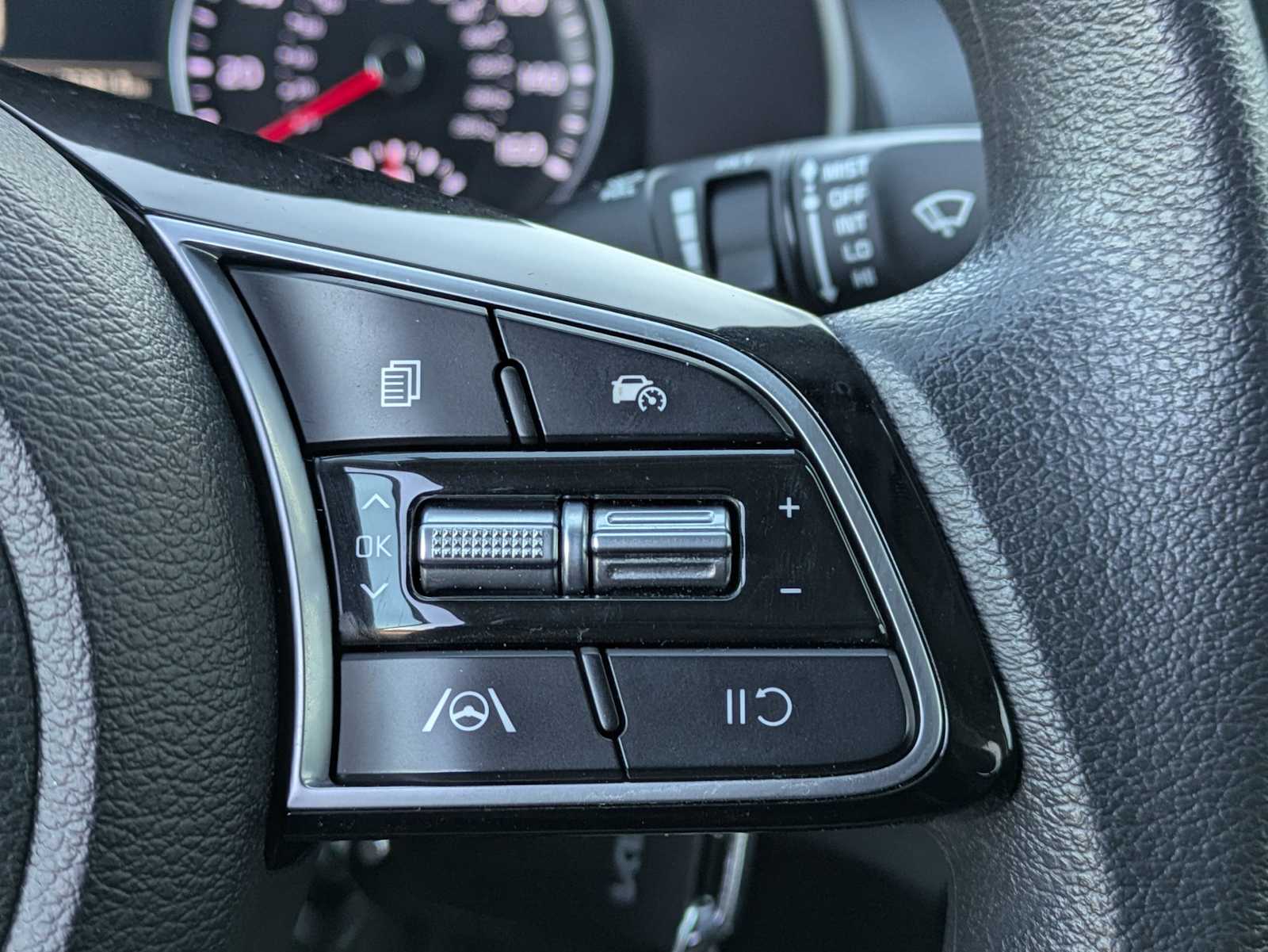 Thumbnail: 2024 Kia Forte - 22