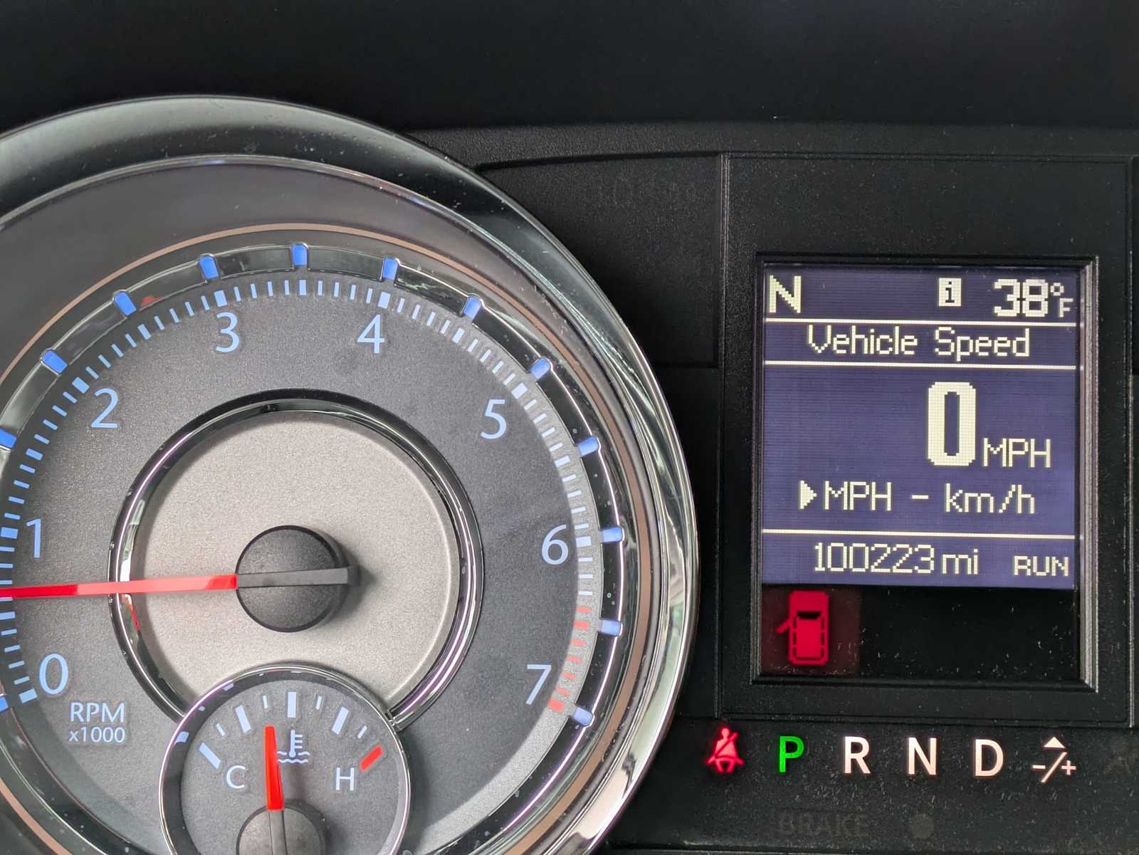 Thumbnail: 2015 Chrysler Town & Country - 27