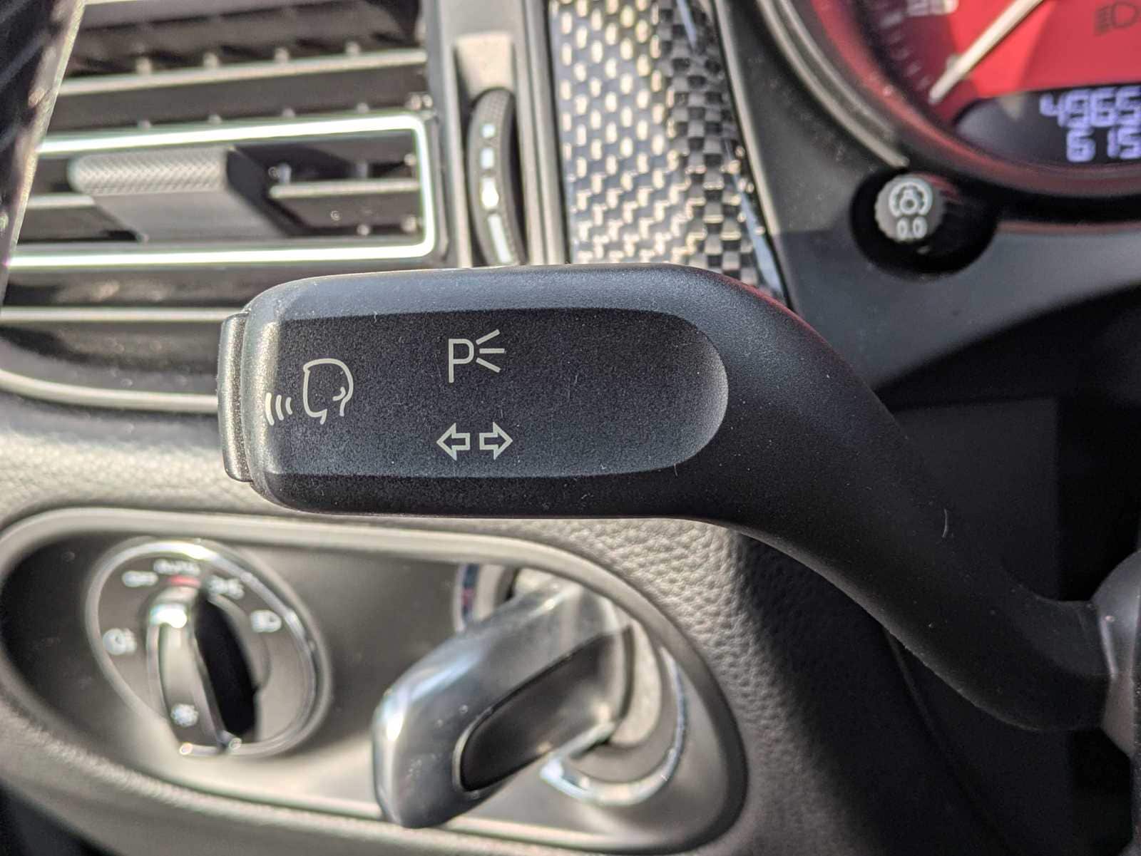 Thumbnail: 2021 Porsche Macan - 27