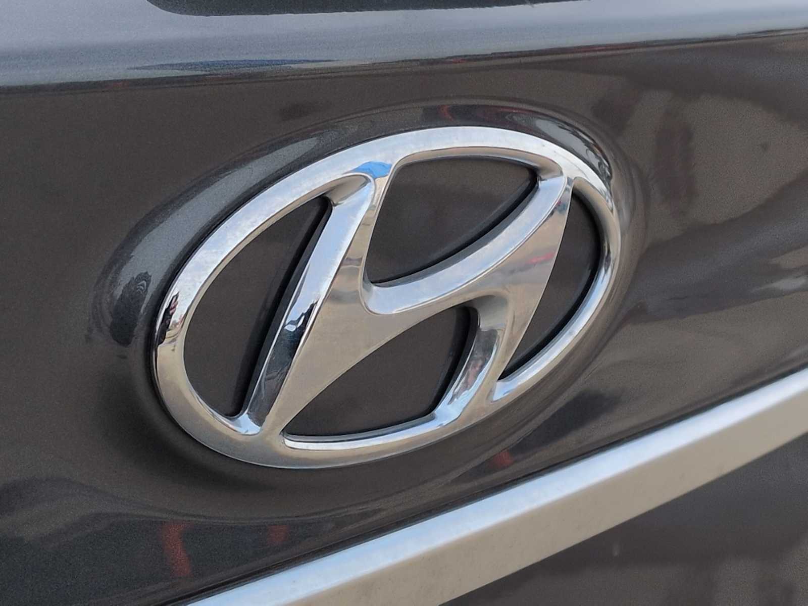 Thumbnail: 2020 Hyundai Santa Fe - 13