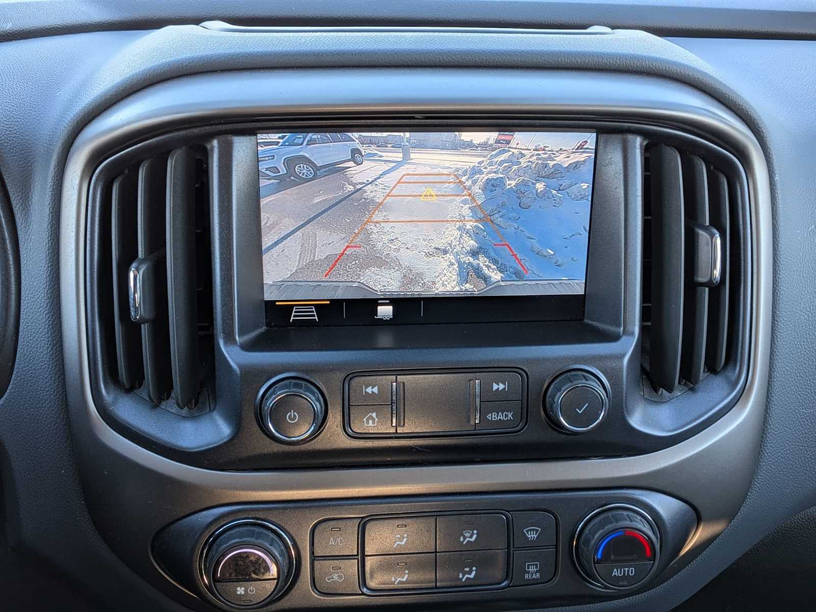 Thumbnail: 2021 Chevrolet Colorado - 23