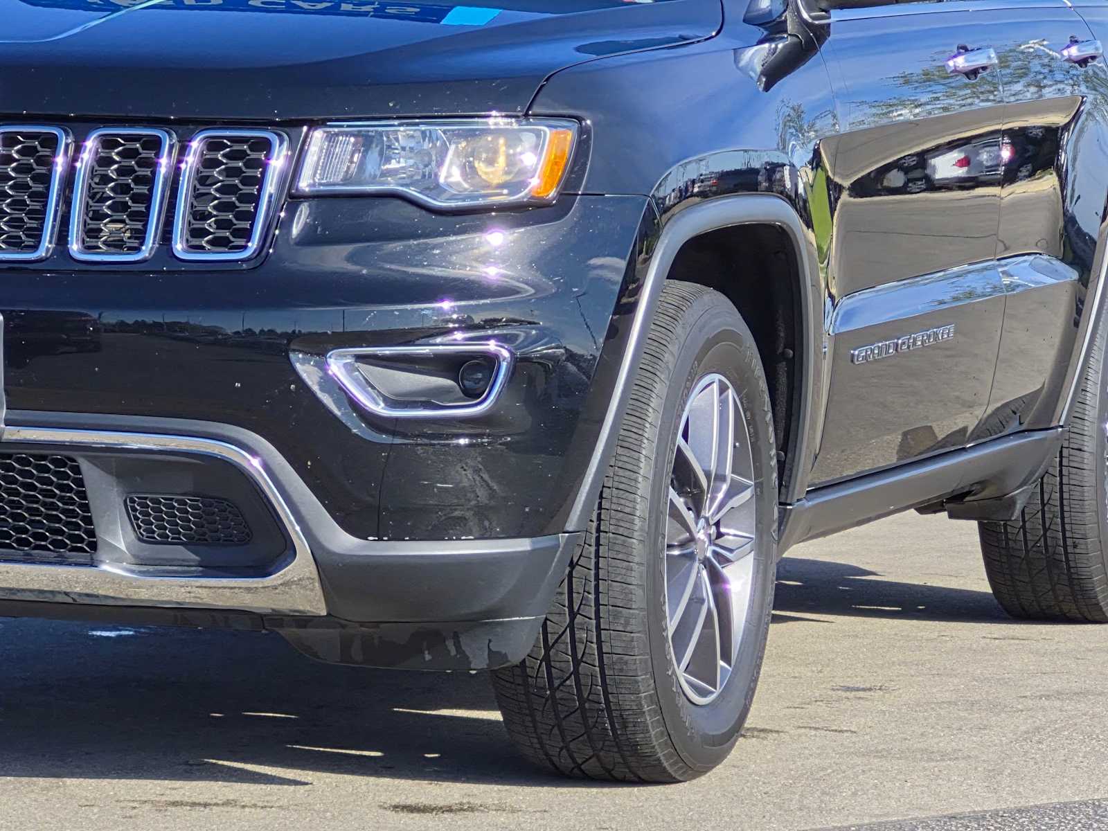 Thumbnail: 2018 Jeep Grand Cherokee - 14